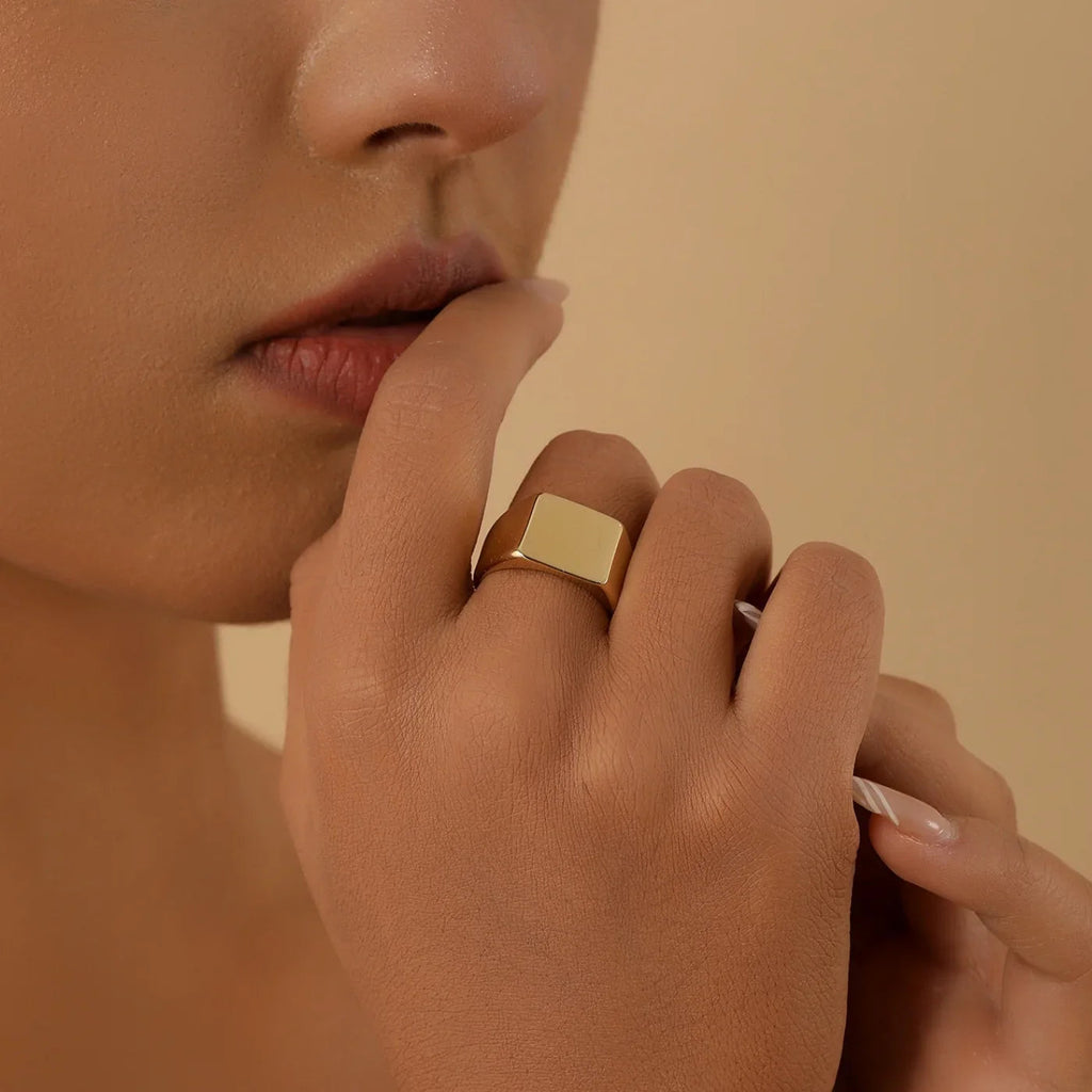 Minimal Signet Ring