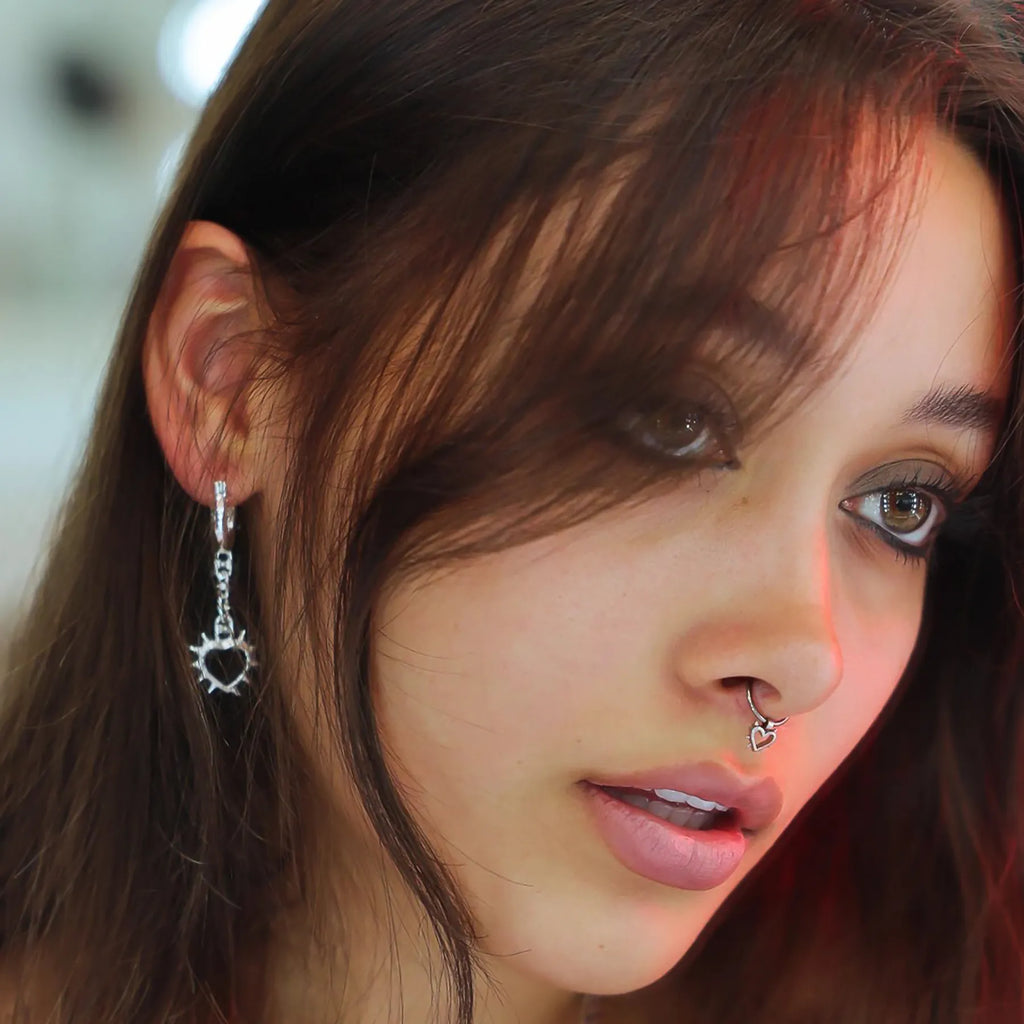 SPIKE HEART EARRING