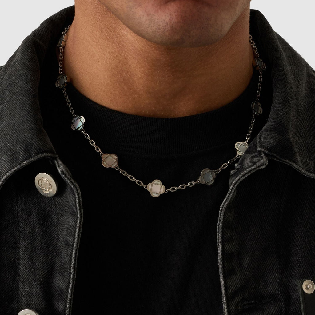 White Clover Stone Necklace (Silver)