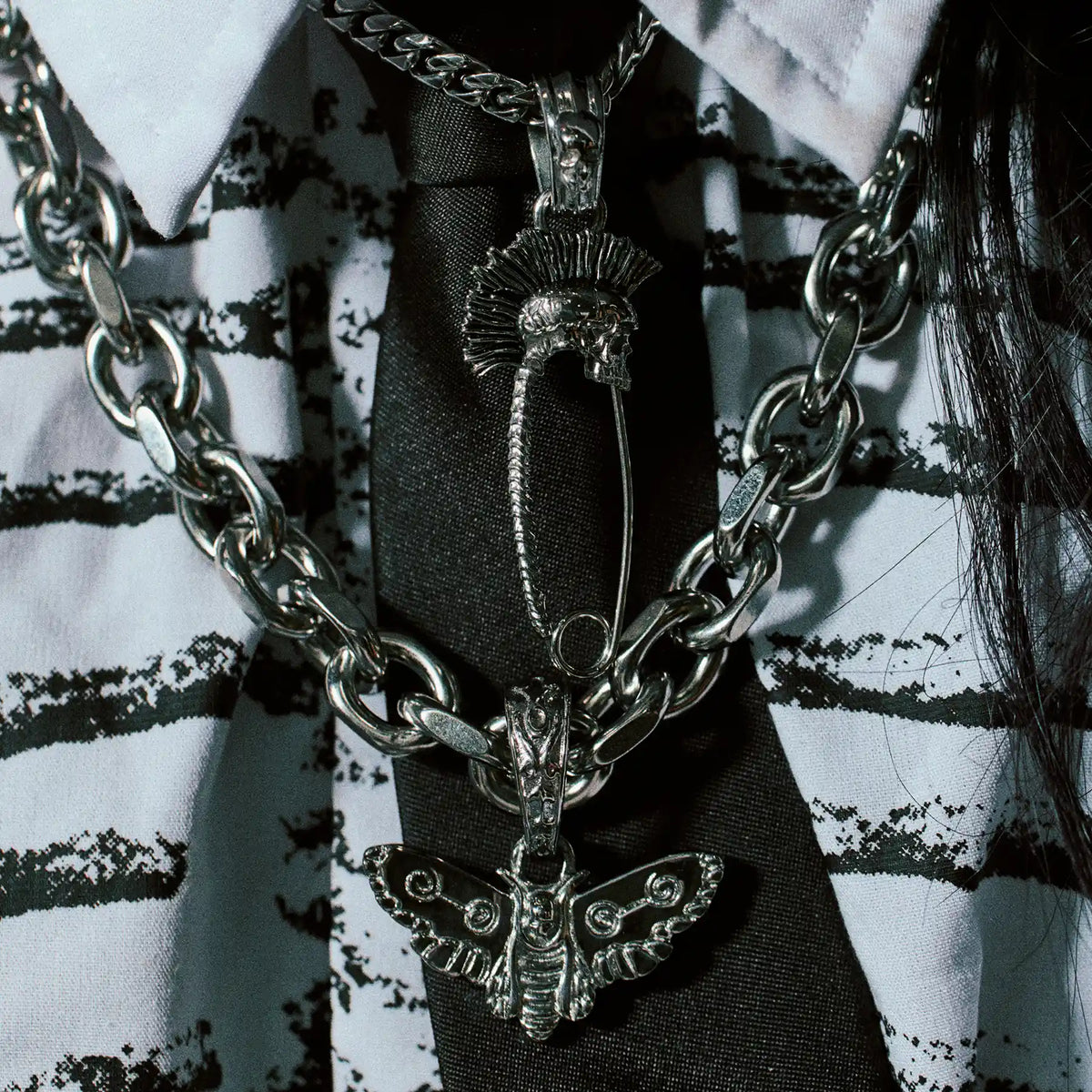 PUNK SAFETY PIN PENDANT