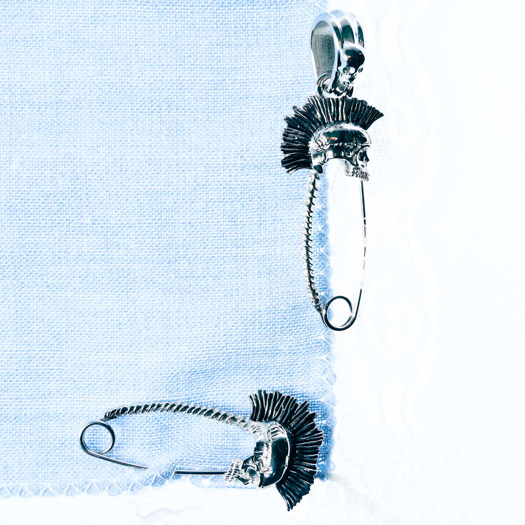 PUNK SAFETY PIN PENDANT