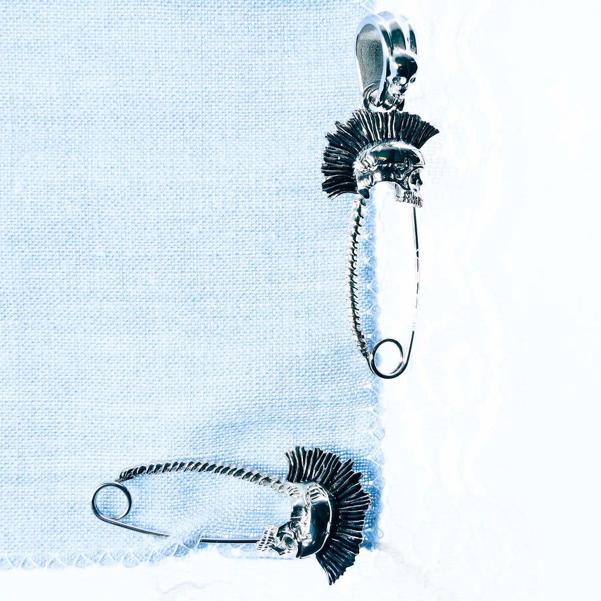 PUNK SAFETY PIN PENDANT